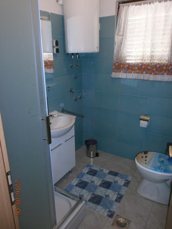 Apartman Fox Apartment Pirovac Exterior photo