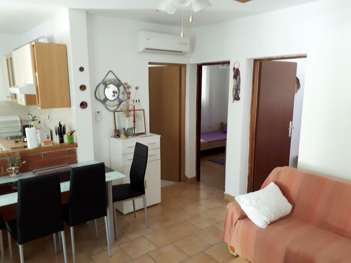 Apartman Fox Apartment Pirovac Exterior photo