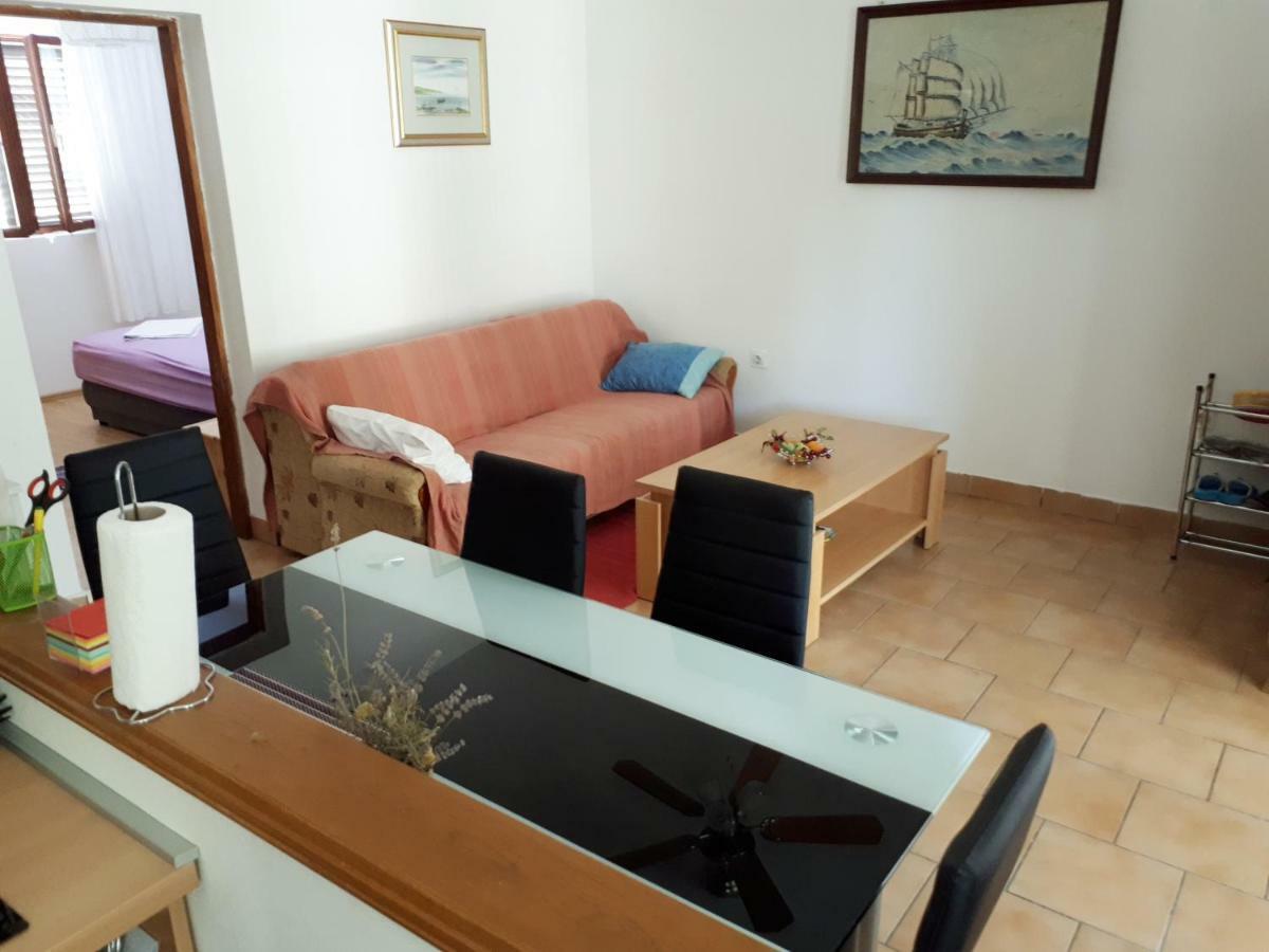 Apartman Fox Apartment Pirovac Exterior photo